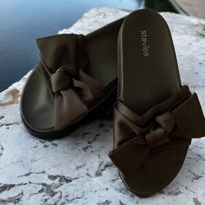 🌹Stevie’s Satin Bow Girls Slide Sandals Black Size 4